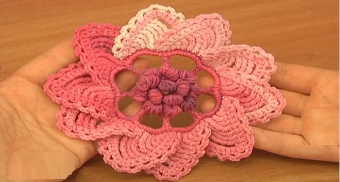 3D Puff Stitch Flower Tutorial