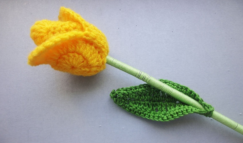Crochet Tulip Using a Straw