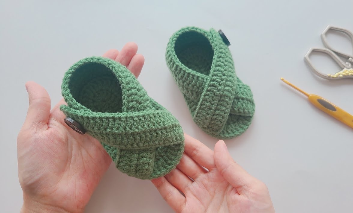 Learn to Crochet Baby Sandals